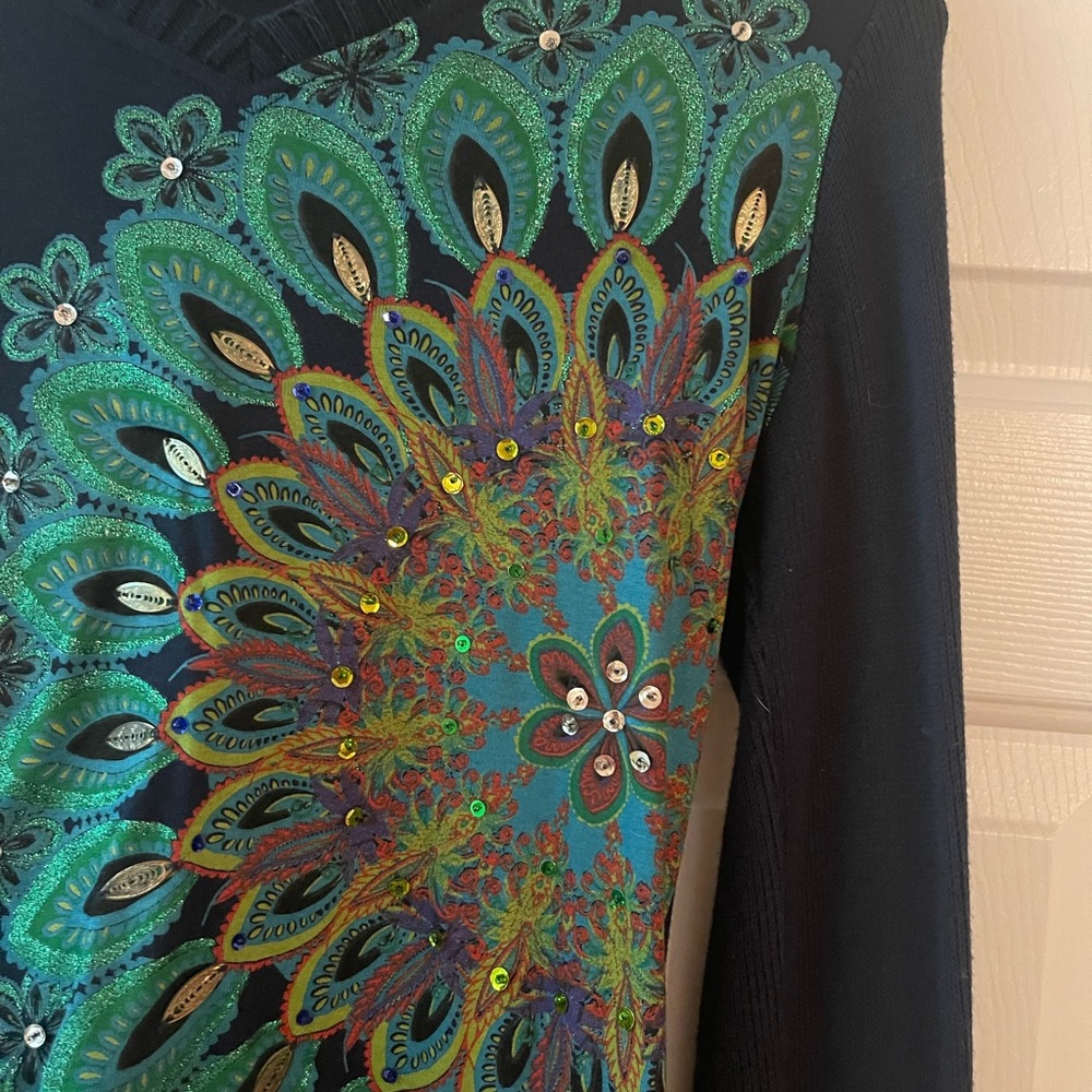 Sweater - Picture 4 of 9